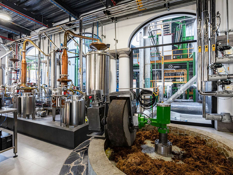 distillery-equipment-jan-six-two